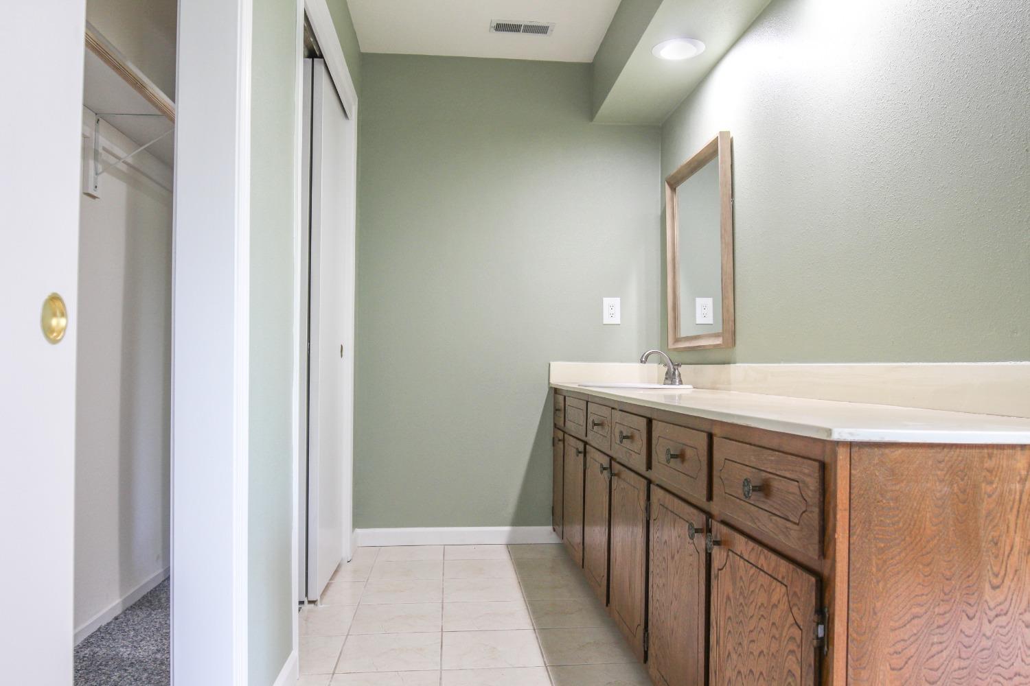 Detail Gallery Image 9 of 17 For 3522 Chatsworth Ct, Stockton,  CA 95209 - 3 Beds | 2 Baths