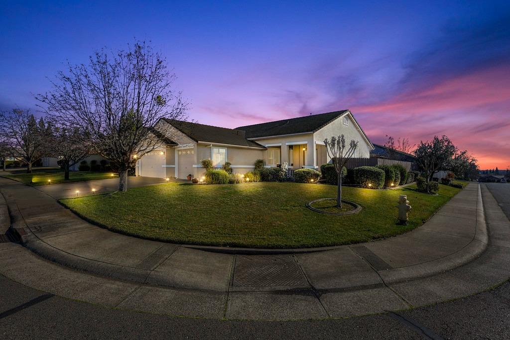 Detail Gallery Image 1 of 1 For 2121 Mullen Ct, Folsom,  CA 95630 - 3 Beds | 2 Baths