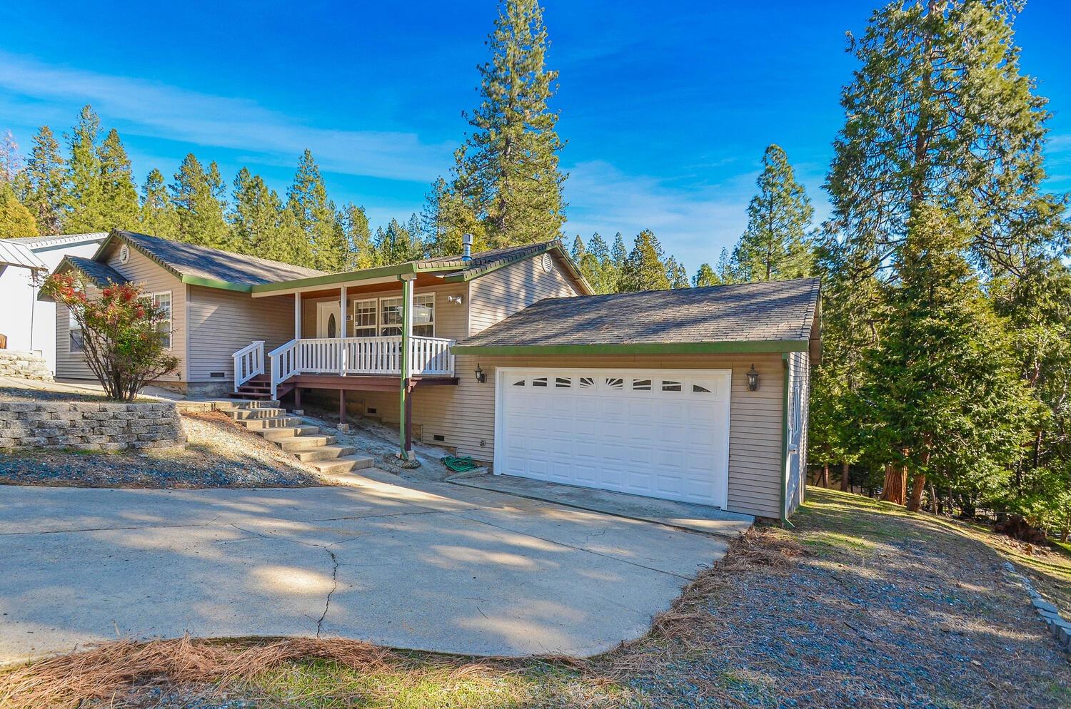 Detail Gallery Image 1 of 1 For 16850 Broken Oak Rd, Pioneer,  CA 95666 - 3 Beds | 3 Baths