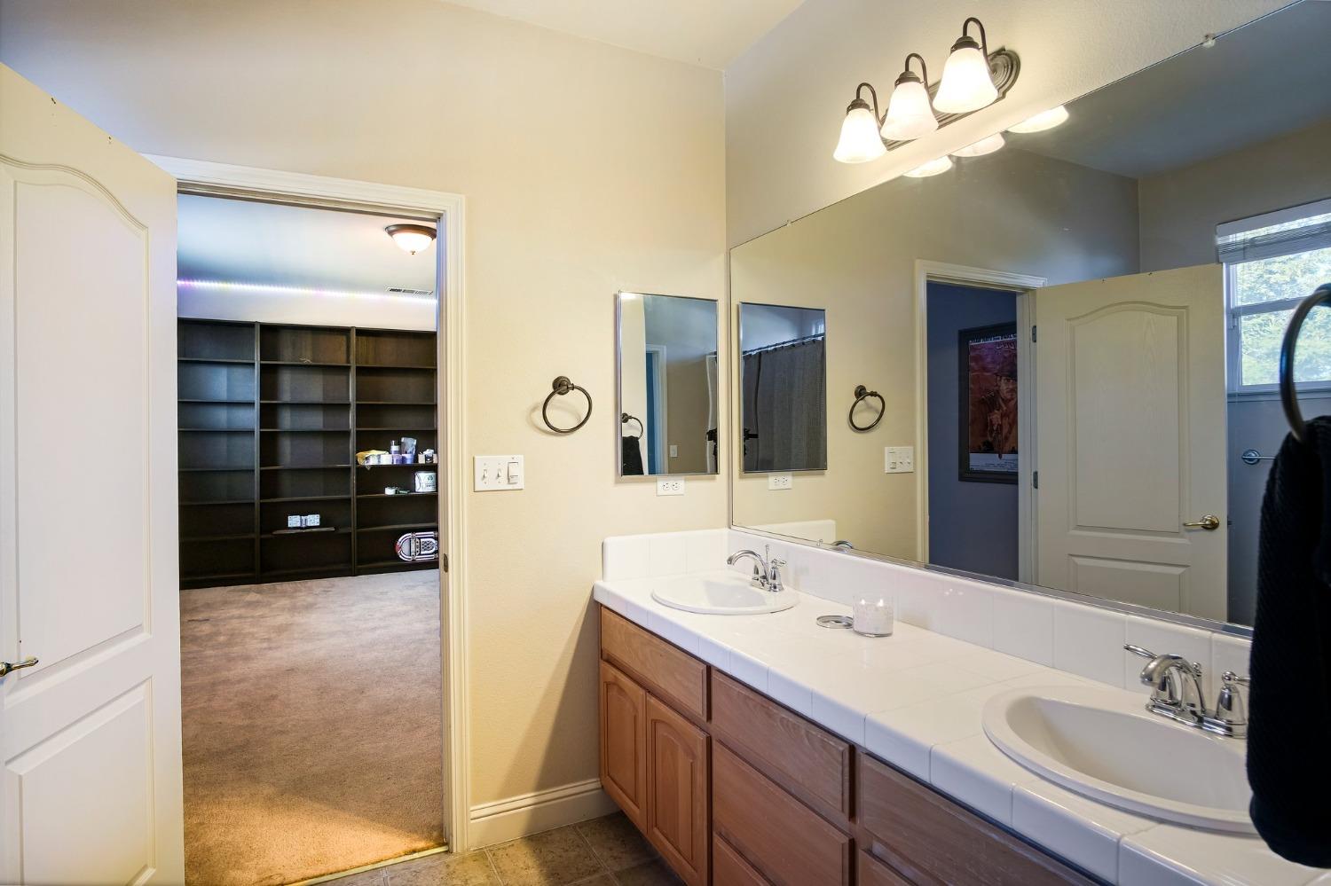 Detail Gallery Image 24 of 96 For 26572 Atepa Ln, Thornton,  CA 95242 - 5 Beds | 3/1 Baths