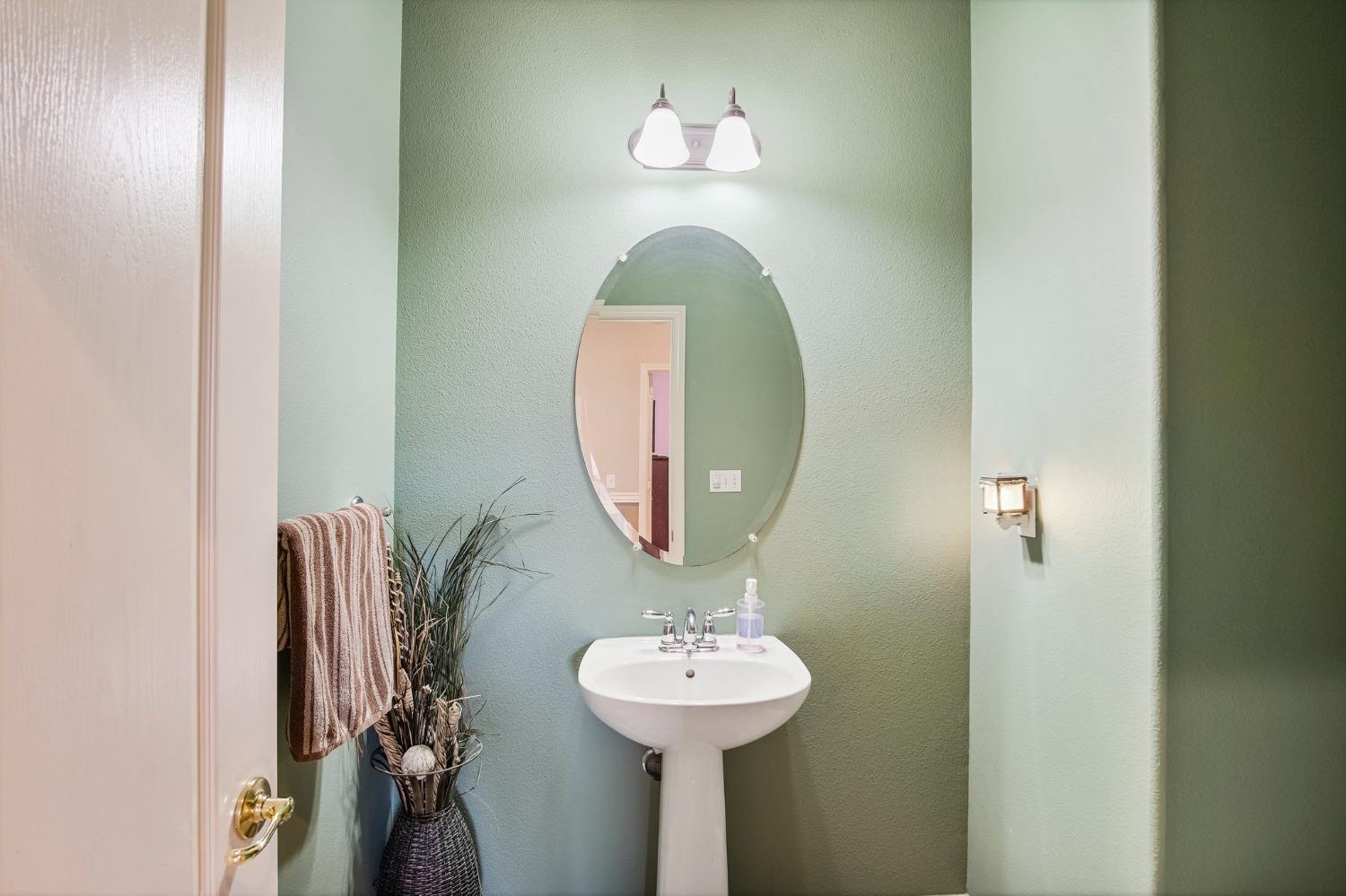 Detail Gallery Image 17 of 96 For 26572 Atepa Ln, Thornton,  CA 95242 - 5 Beds | 3/1 Baths
