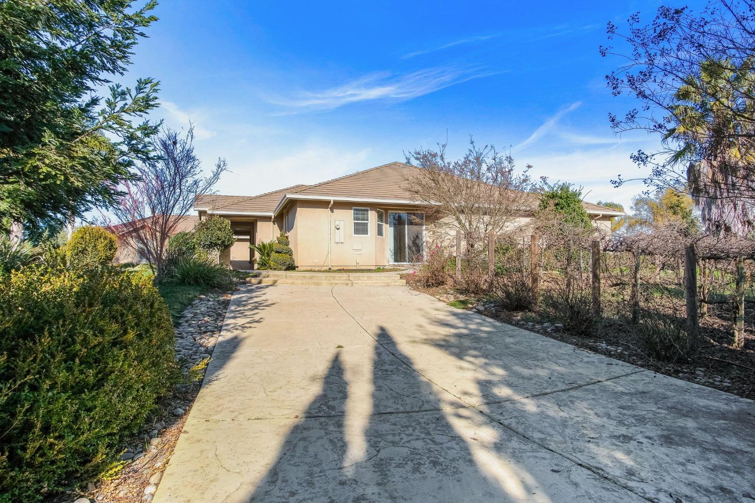 Detail Gallery Image 9 of 96 For 26572 Atepa Ln, Thornton,  CA 95242 - 5 Beds | 3/1 Baths