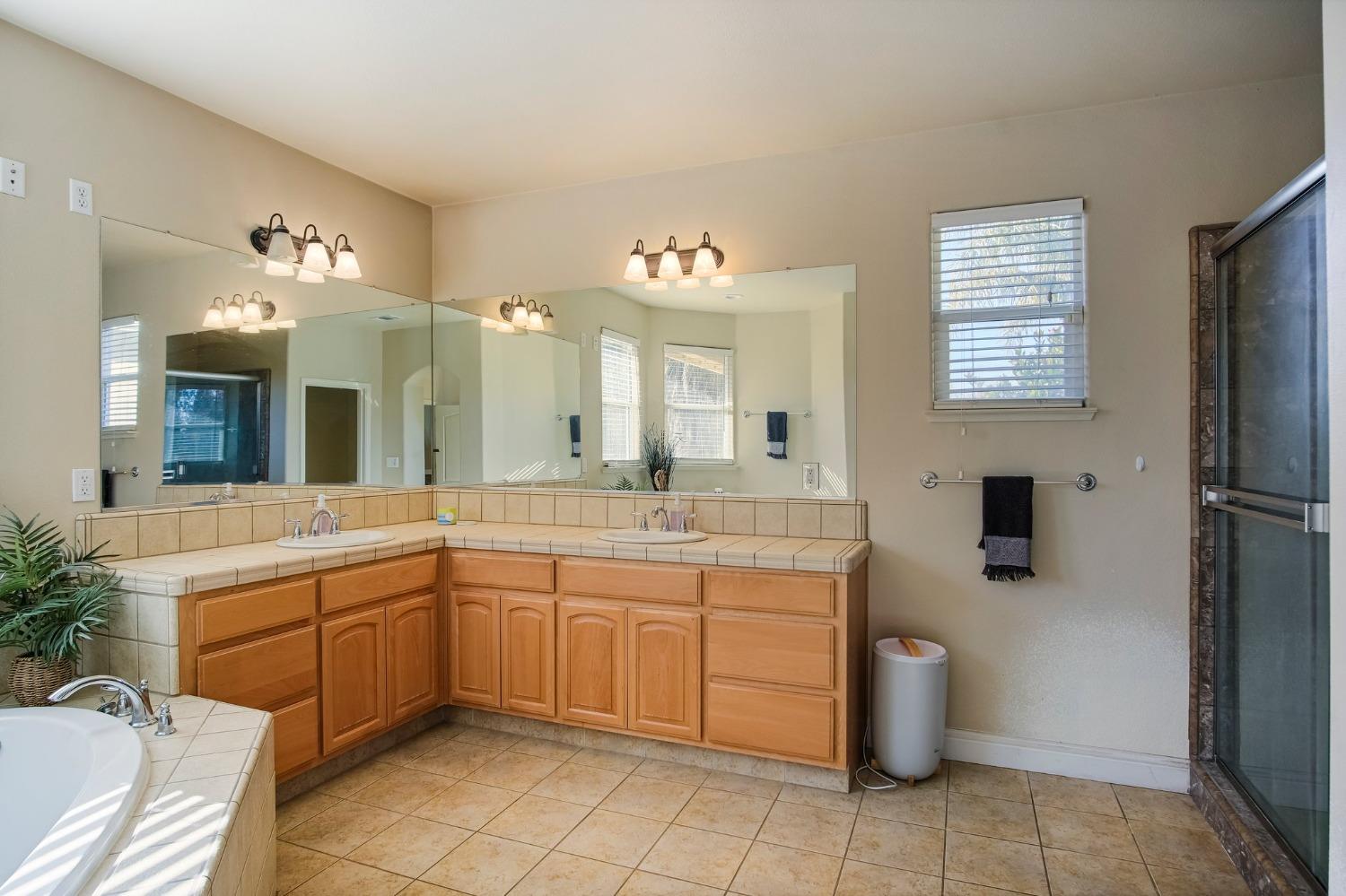Detail Gallery Image 28 of 96 For 26572 Atepa Ln, Thornton,  CA 95242 - 5 Beds | 3/1 Baths