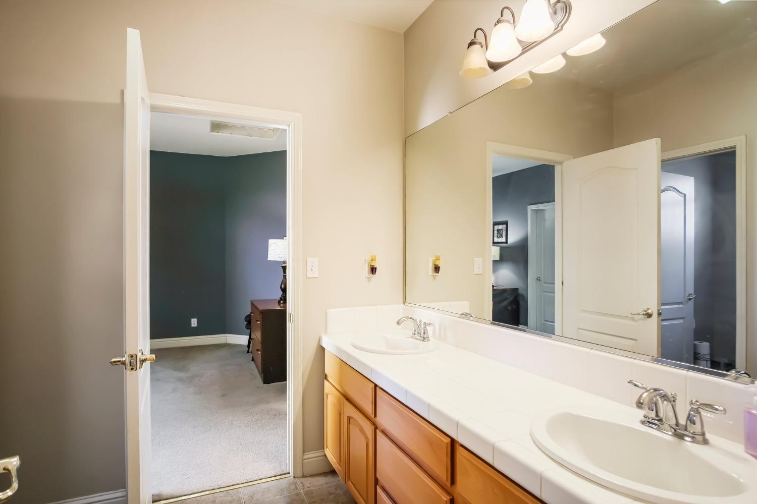 Detail Gallery Image 16 of 96 For 26572 Atepa Ln, Thornton,  CA 95242 - 5 Beds | 3/1 Baths