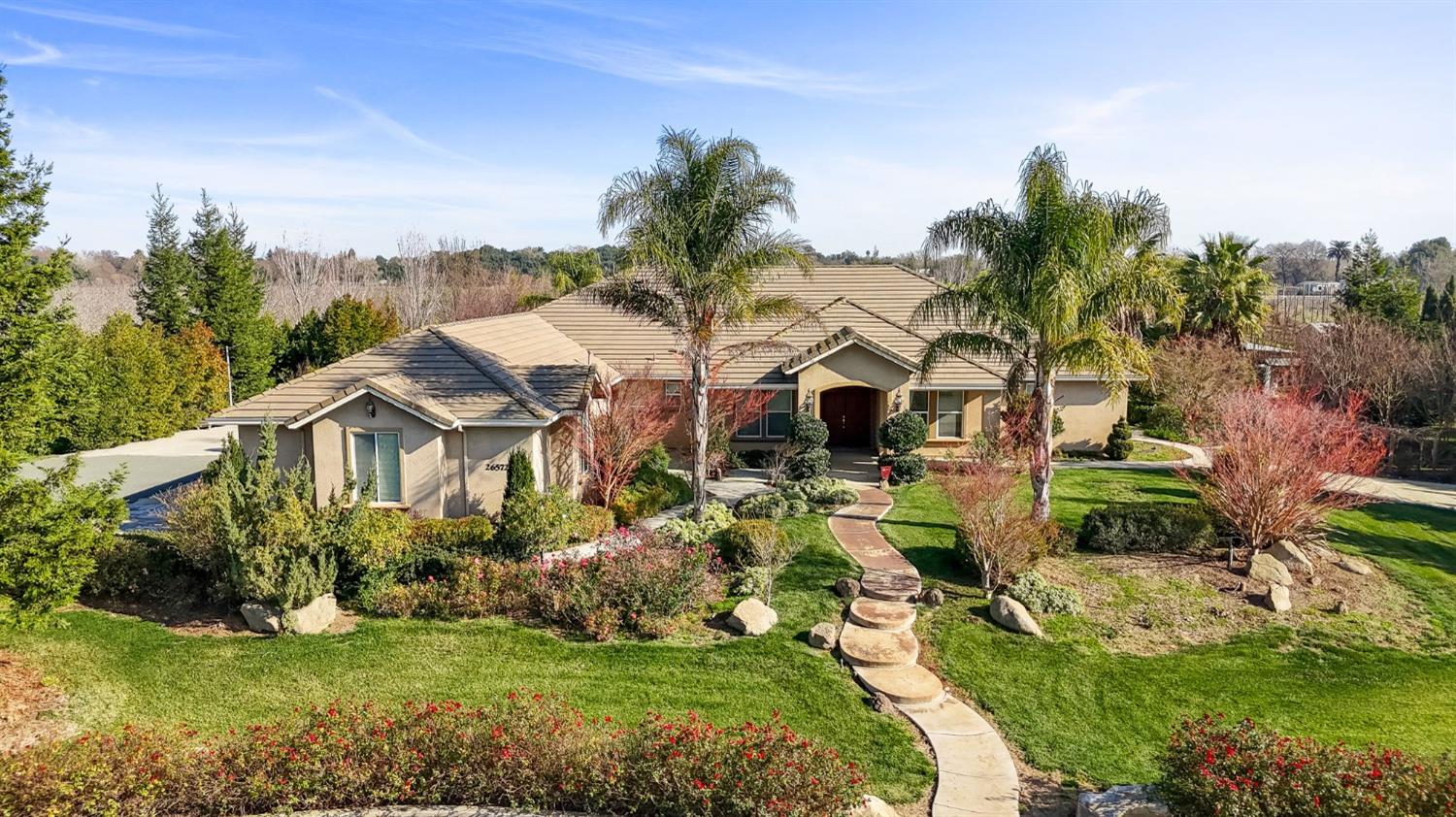 Detail Gallery Image 3 of 96 For 26572 Atepa Ln, Thornton,  CA 95242 - 5 Beds | 3/1 Baths