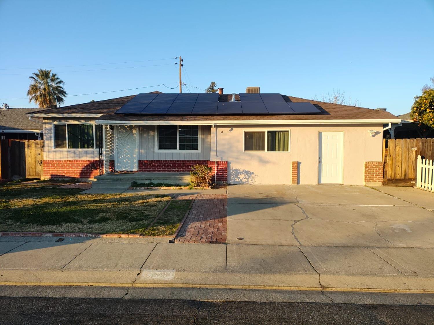 Detail Gallery Image 1 of 18 For 349 Frances St, Manteca,  CA 95336 - 3 Beds | 2 Baths