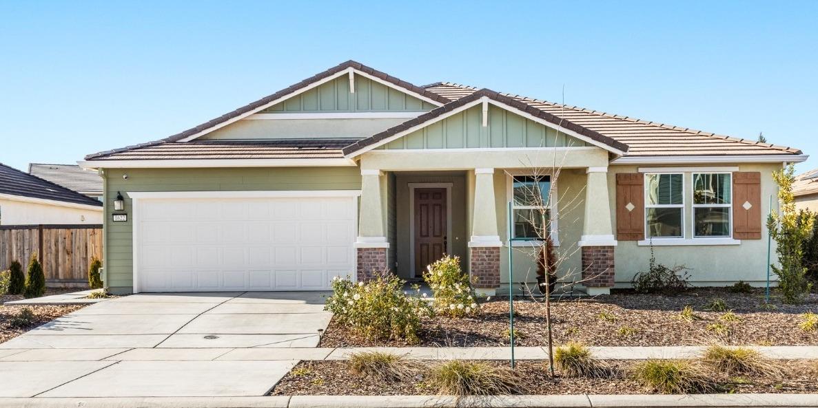 Detail Gallery Image 1 of 1 For 1622 Islesworth Way, Plumas Lake,  CA 95961 - 4 Beds | 2 Baths