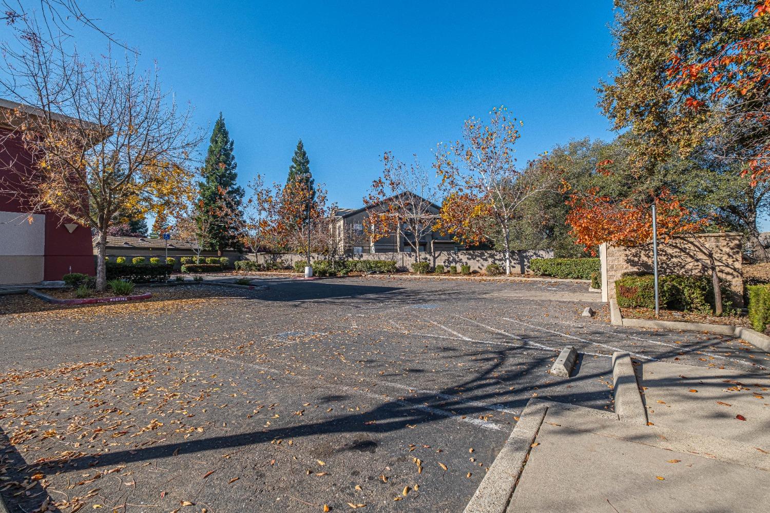 Detail Gallery Image 6 of 9 For 12195 Tributary Point Dr #100,  Rancho Cordova,  CA 95670 - – Beds | – Baths