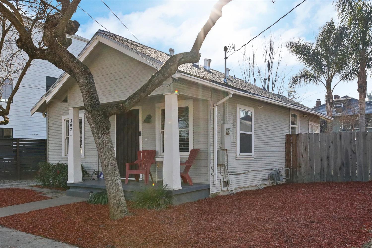 Detail Gallery Image 1 of 1 For 3021 Portola Way, Sacramento,  CA 95817 - 2 Beds | 1 Baths