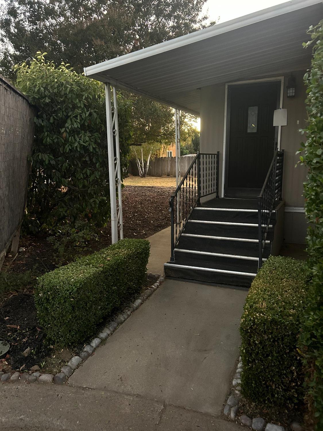 Detail Gallery Image 4 of 22 For 2505 Jackson Ave 124, Escalon,  CA 95320 - 2 Beds | 2 Baths