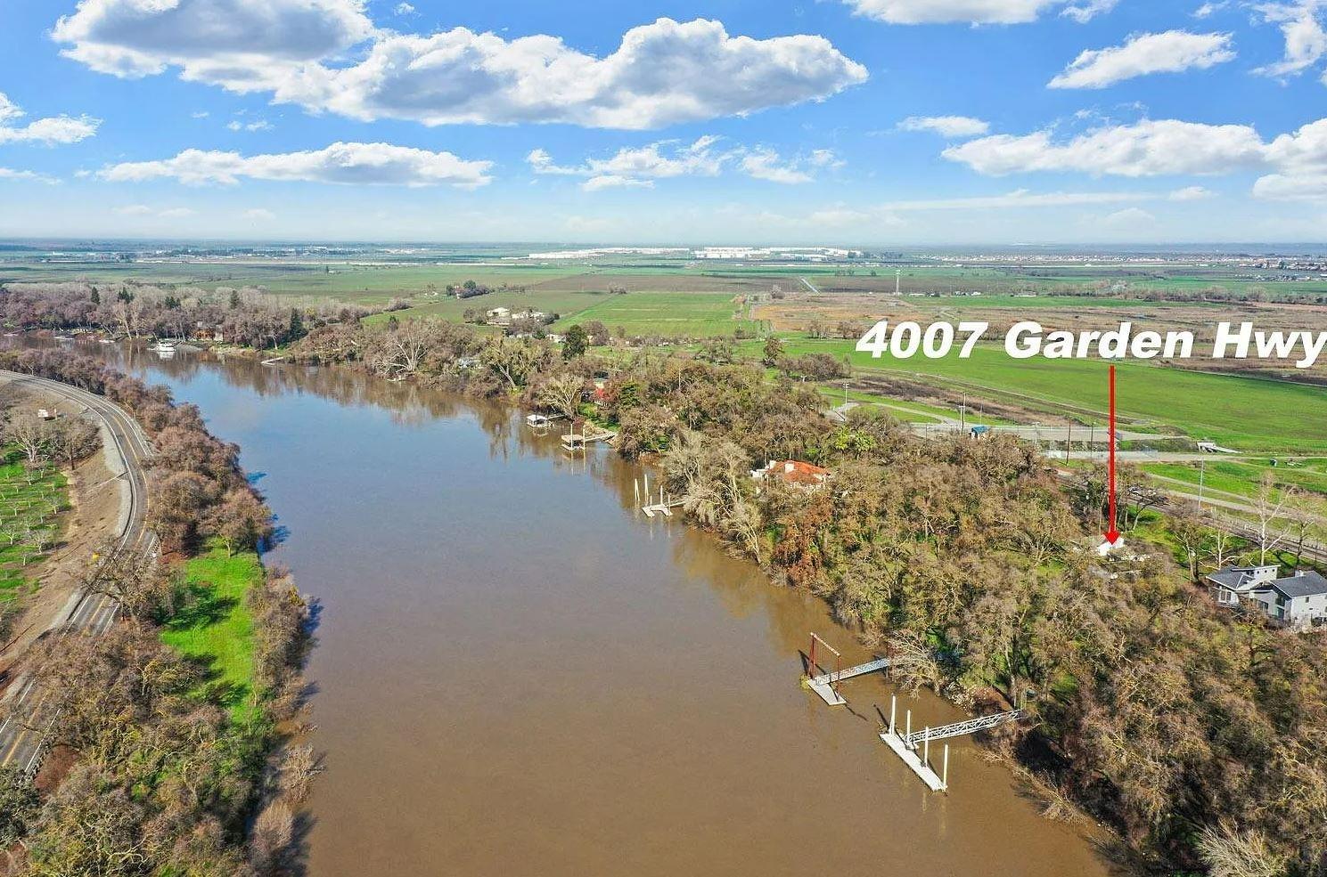 Detail Gallery Image 1 of 1 For 4007 Garden Hwy, Sacramento,  CA 95834 - 3 Beds | 1 Baths