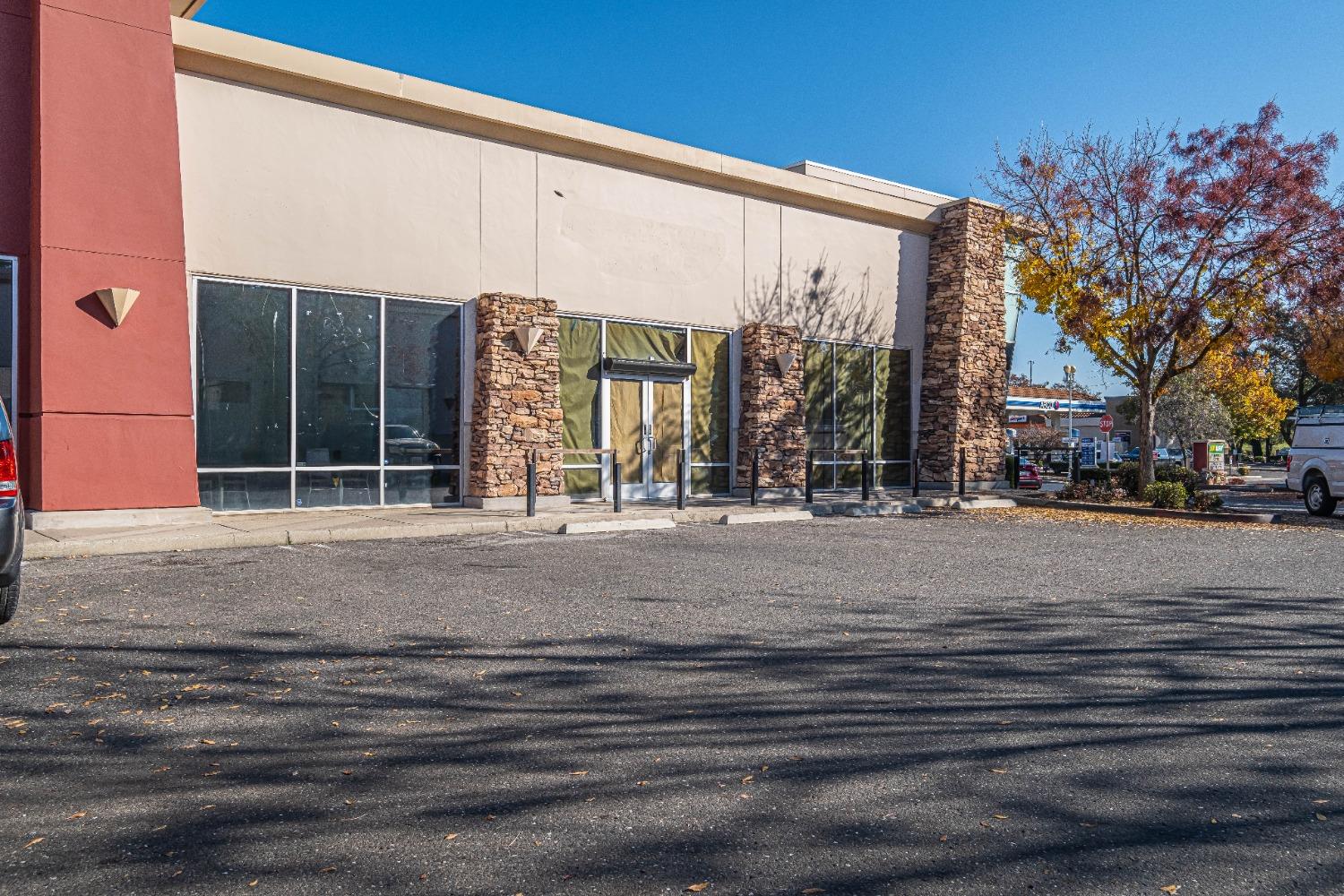 Detail Gallery Image 4 of 9 For 12195 Tributary Point Dr #100,  Rancho Cordova,  CA 95670 - – Beds | – Baths