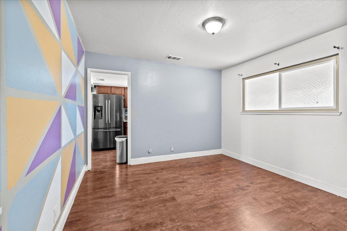 Detail Gallery Image 12 of 25 For 2004 Blue Gum Ave, Modesto,  CA 95358 - 3 Beds | 1 Baths
