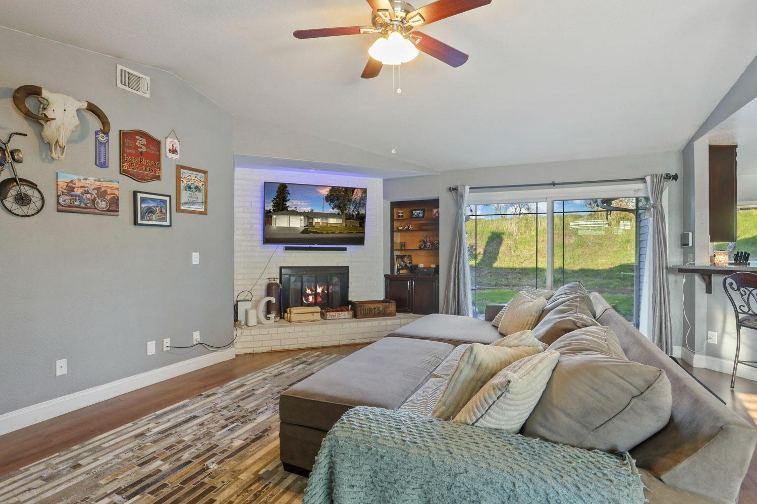 Detail Gallery Image 13 of 42 For 818 Foxfire Dr, Manteca,  CA 95337 - 3 Beds | 2 Baths