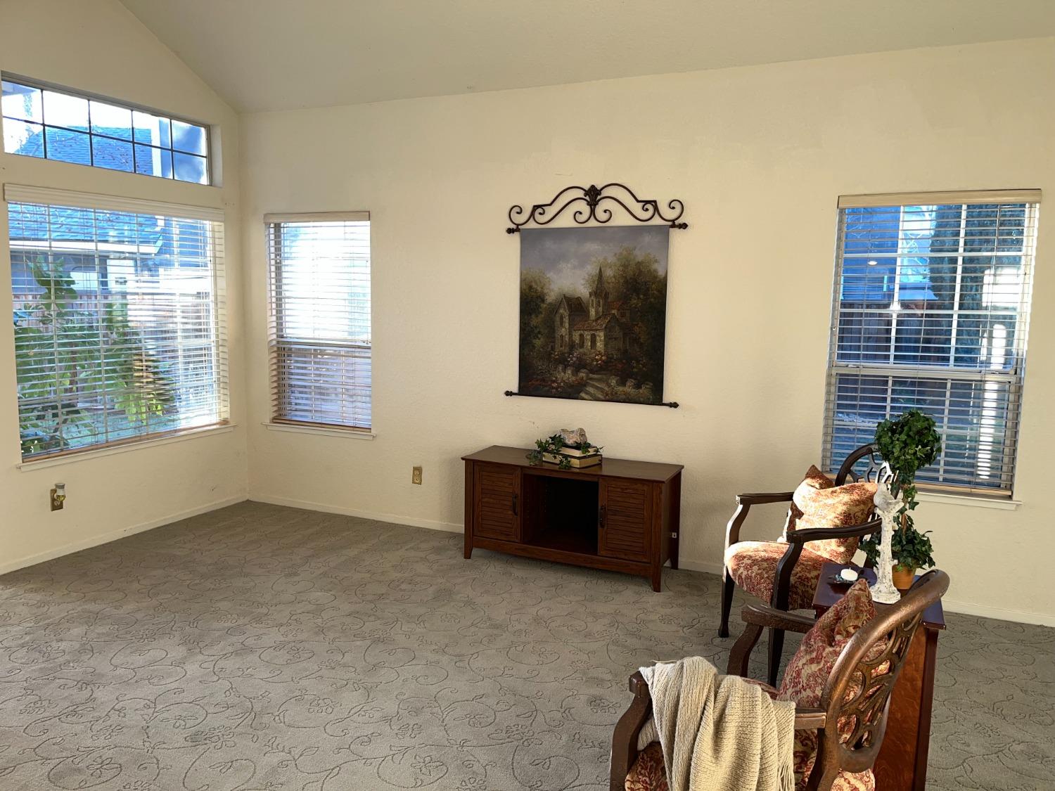 Detail Gallery Image 8 of 37 For 1525 Foxwood Dr, Tracy,  CA 95376 - 4 Beds | 3 Baths