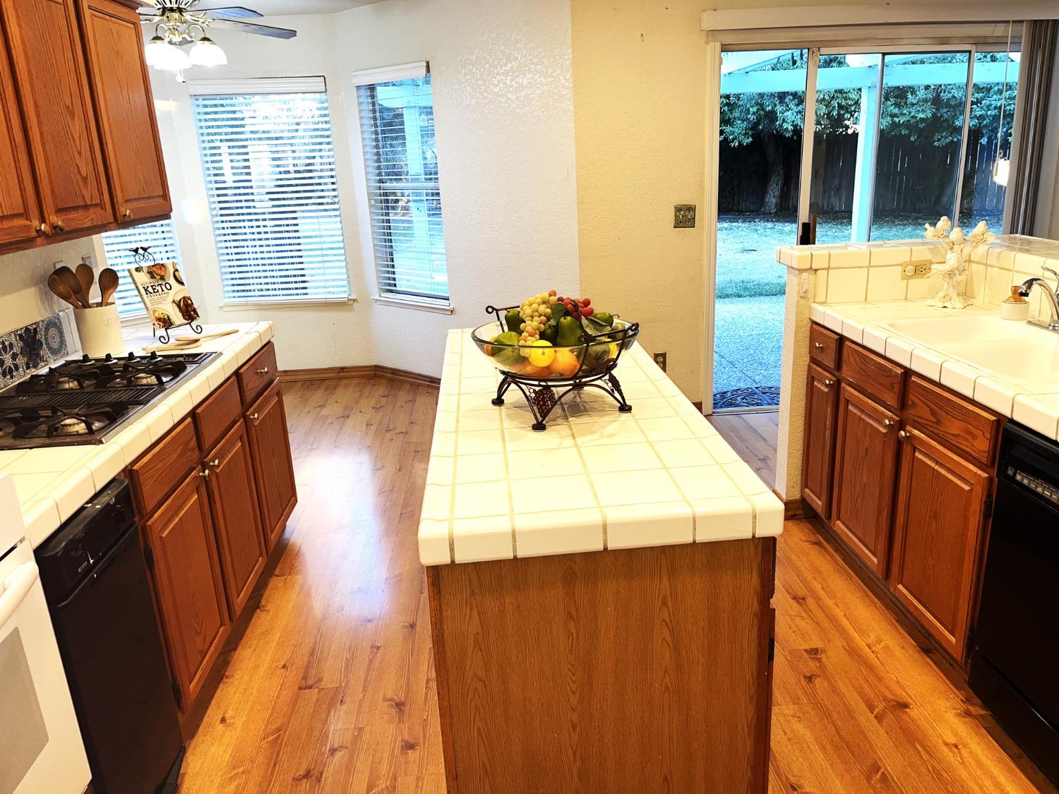Detail Gallery Image 26 of 37 For 1525 Foxwood Dr, Tracy,  CA 95376 - 4 Beds | 3 Baths