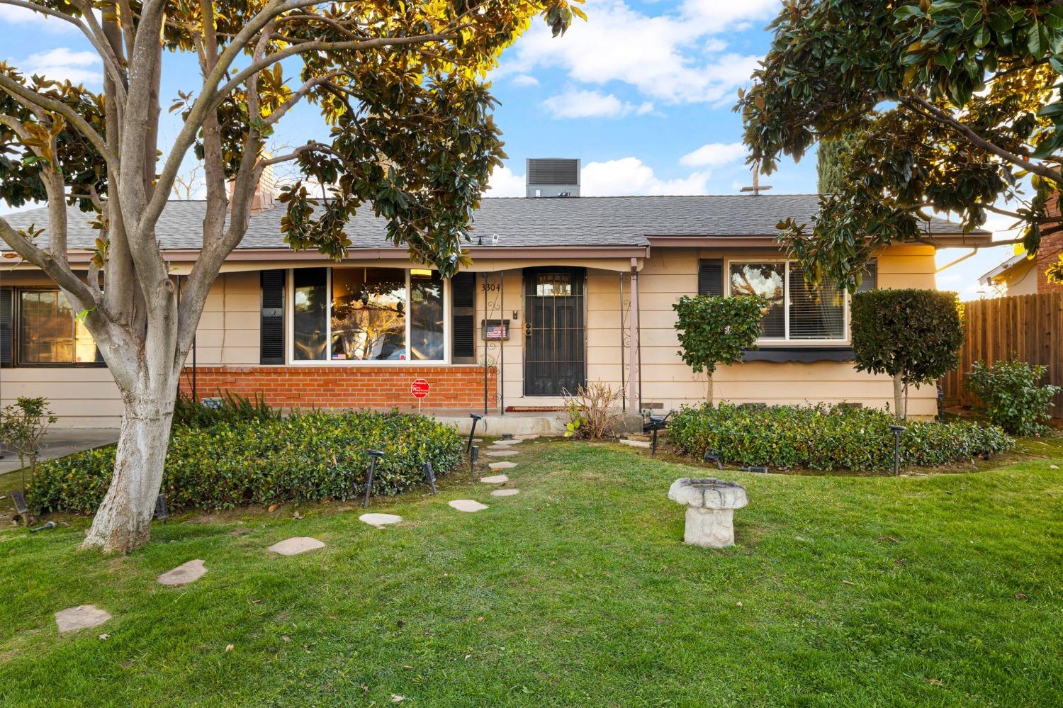 Detail Gallery Image 1 of 1 For 3304 Explorer Dr, Sacramento,  CA 95827 - 2 Beds | 1 Baths