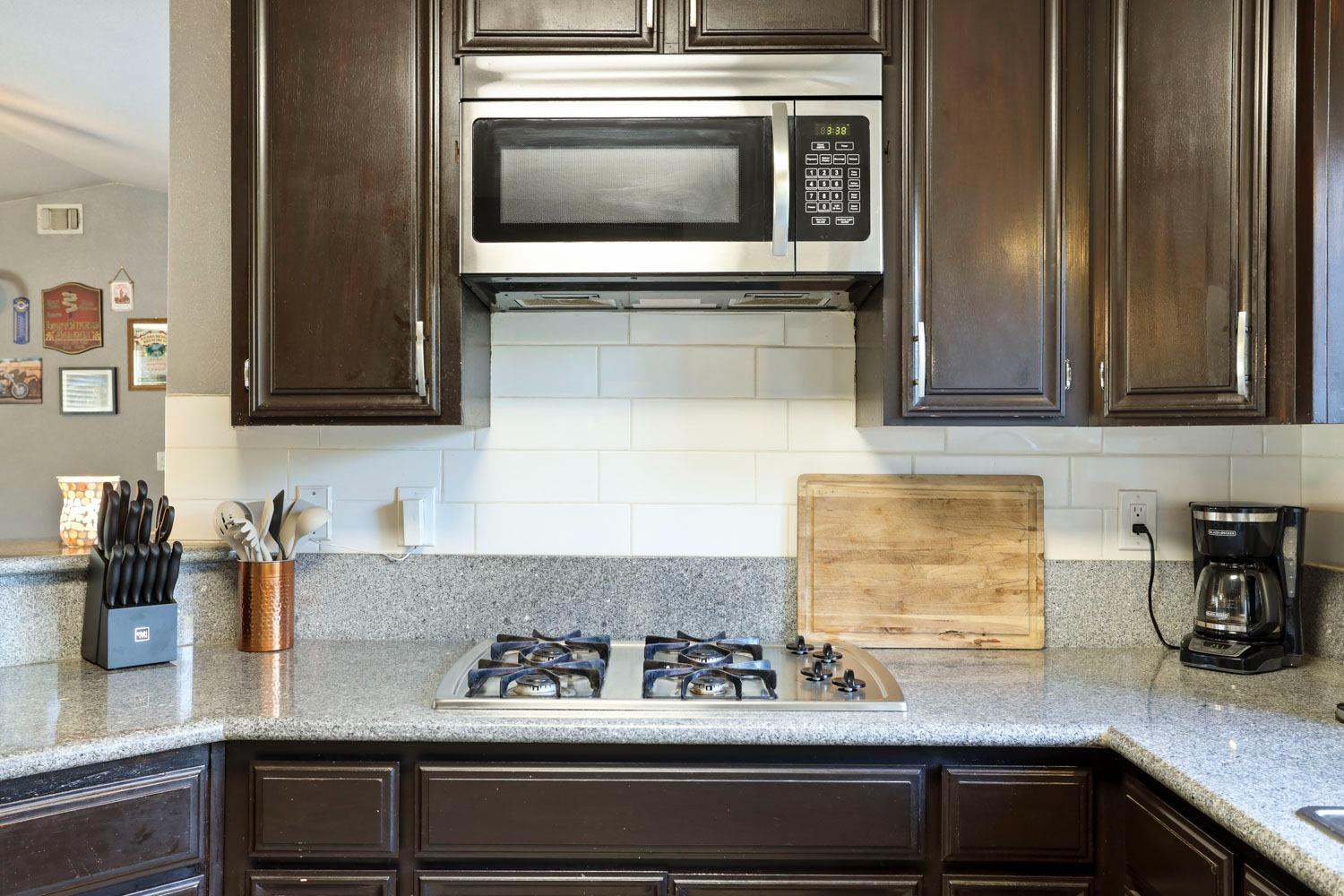 Detail Gallery Image 20 of 42 For 818 Foxfire Dr, Manteca,  CA 95337 - 3 Beds | 2 Baths