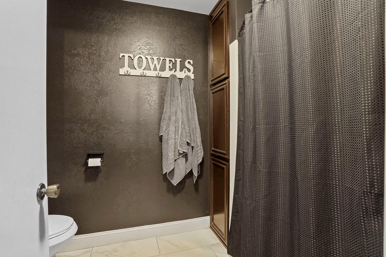 Detail Gallery Image 26 of 42 For 818 Foxfire Dr, Manteca,  CA 95337 - 3 Beds | 2 Baths