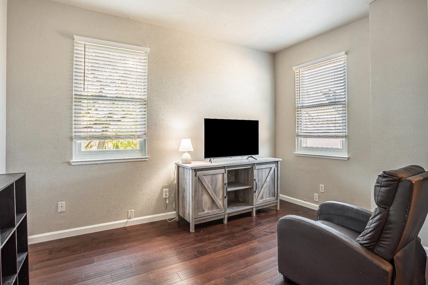 Chentez Court, Orangevale, California image 32