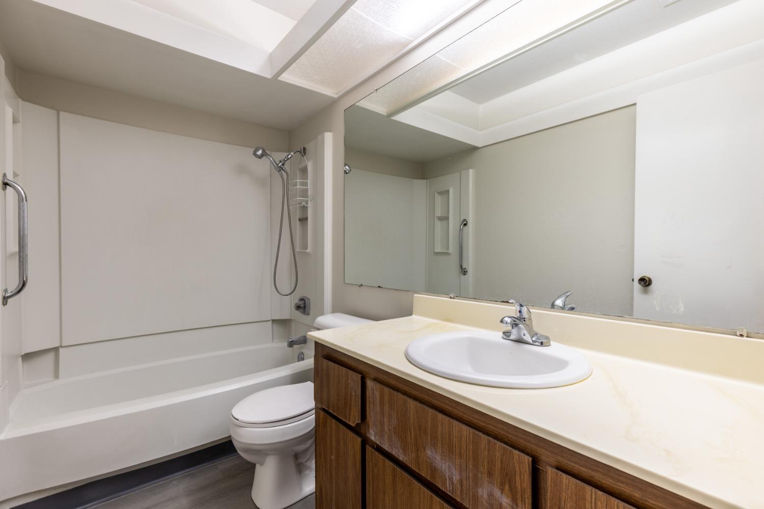 Veronica Court, Antioch, California image 12