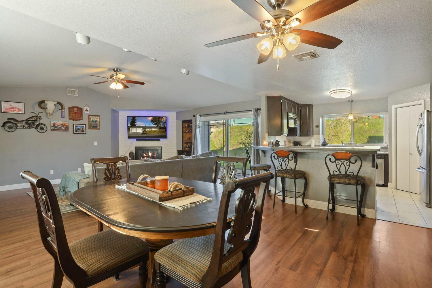 Detail Gallery Image 15 of 42 For 818 Foxfire Dr, Manteca,  CA 95337 - 3 Beds | 2 Baths