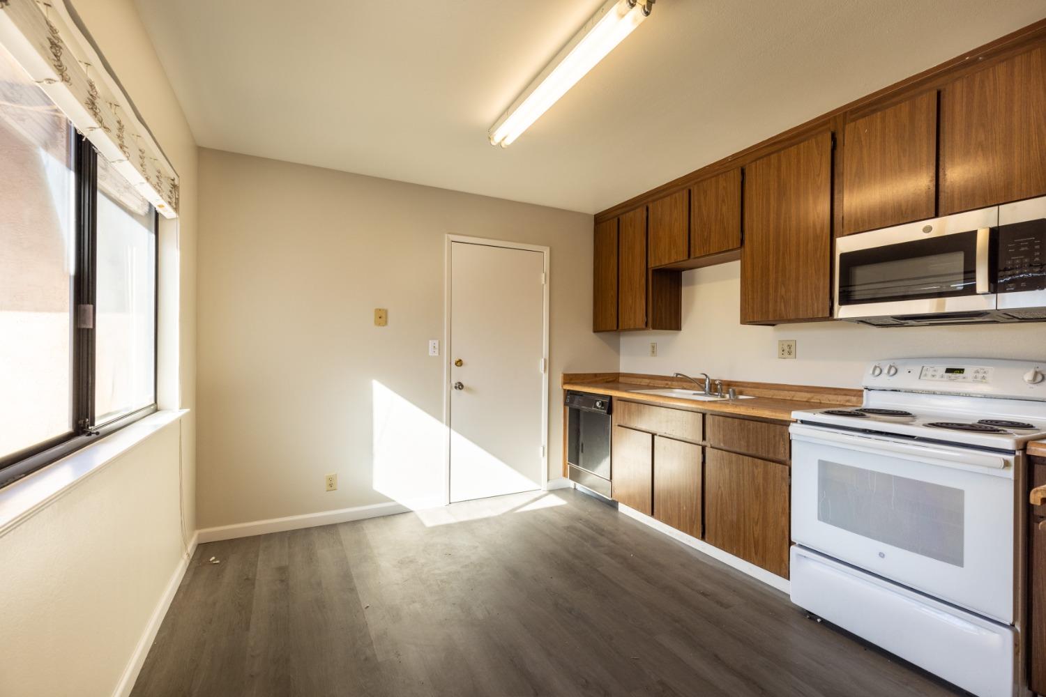 Veronica Court, Antioch, California image 9