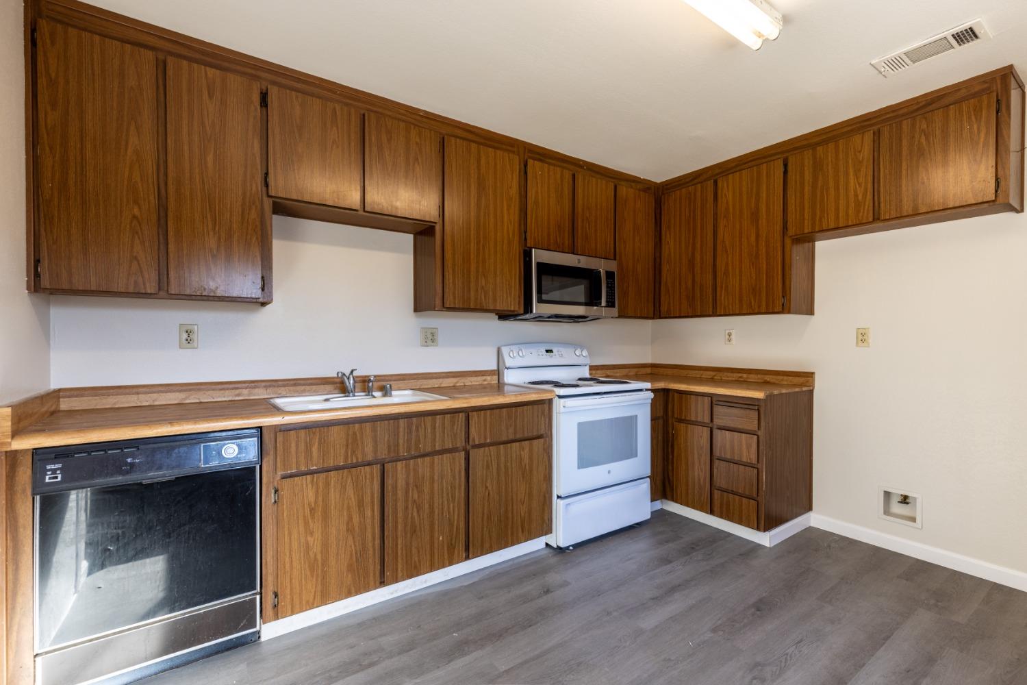 Veronica Court, Antioch, California image 10