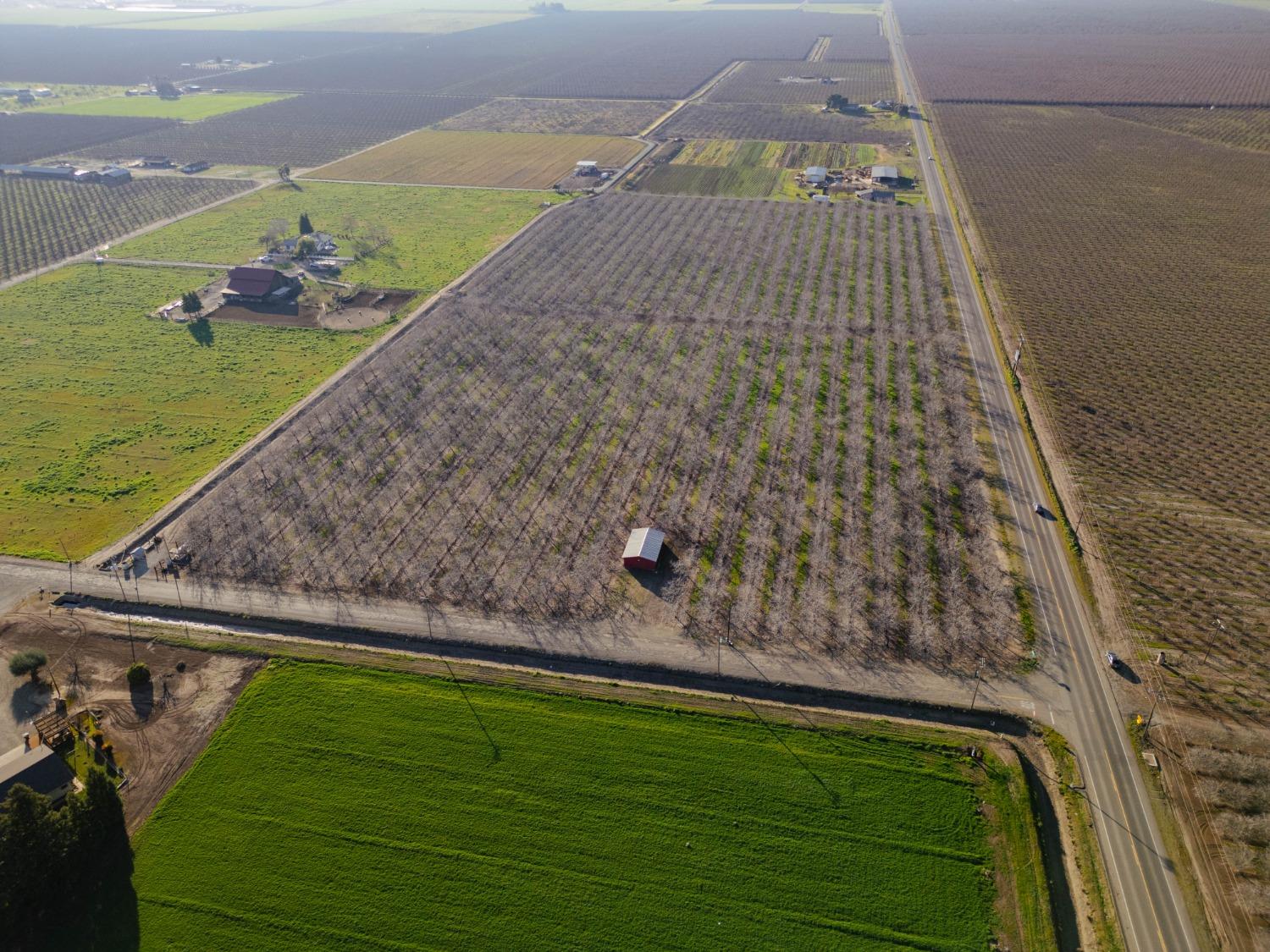 Whealan Road, Le Grand, California image 9