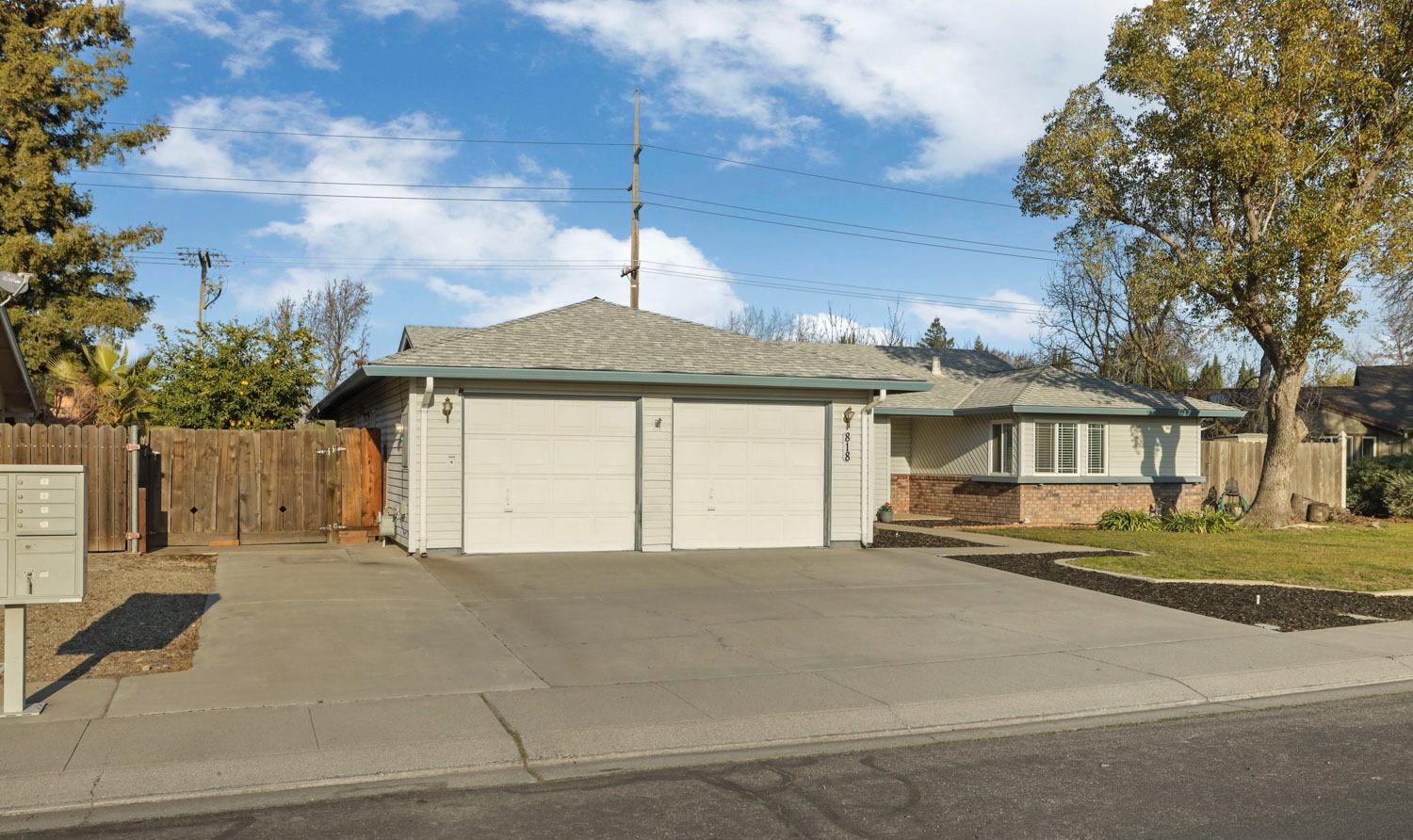 Detail Gallery Image 7 of 42 For 818 Foxfire Dr, Manteca,  CA 95337 - 3 Beds | 2 Baths