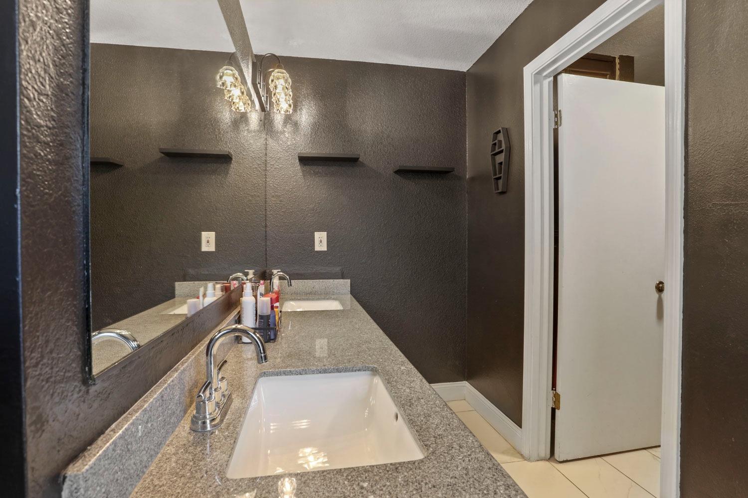 Detail Gallery Image 24 of 42 For 818 Foxfire Dr, Manteca,  CA 95337 - 3 Beds | 2 Baths