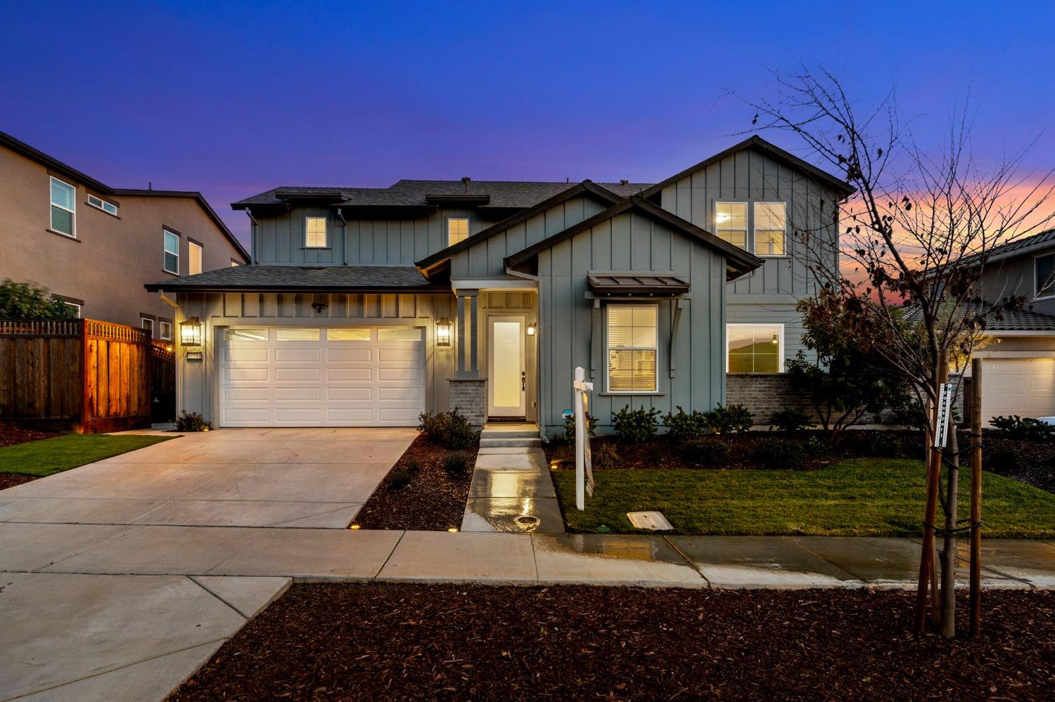 Detail Gallery Image 1 of 1 For 17214 Bowling Ct, Lathrop,  CA 95330 - 4 Beds | 3/1 Baths