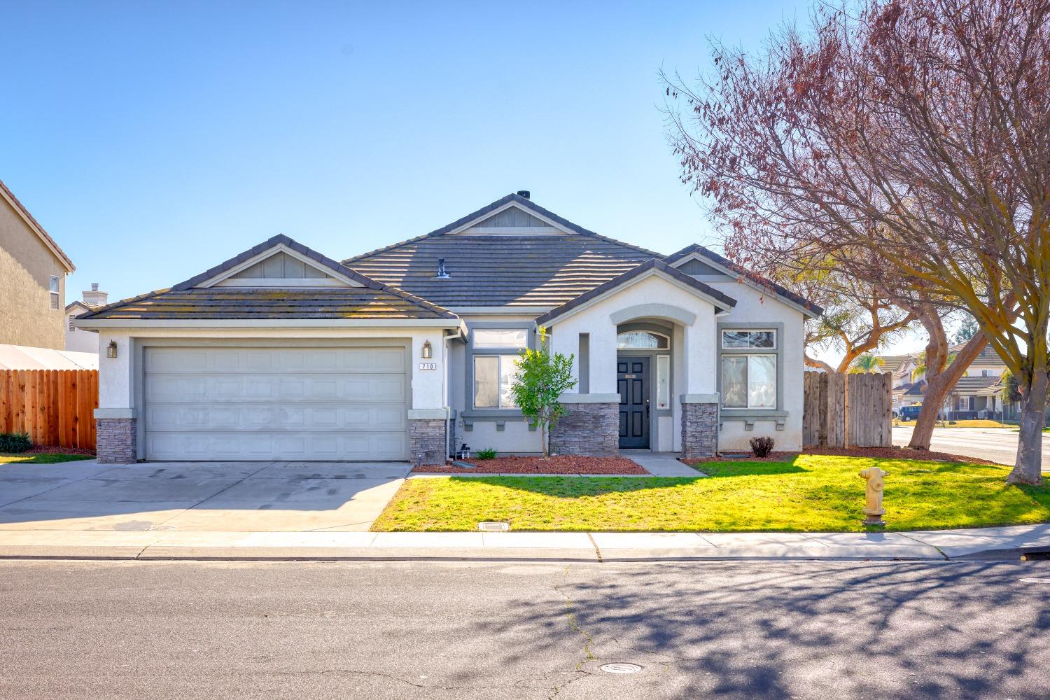 Detail Gallery Image 1 of 1 For 710 Amy Way, Manteca,  CA 95337 - 4 Beds | 2 Baths