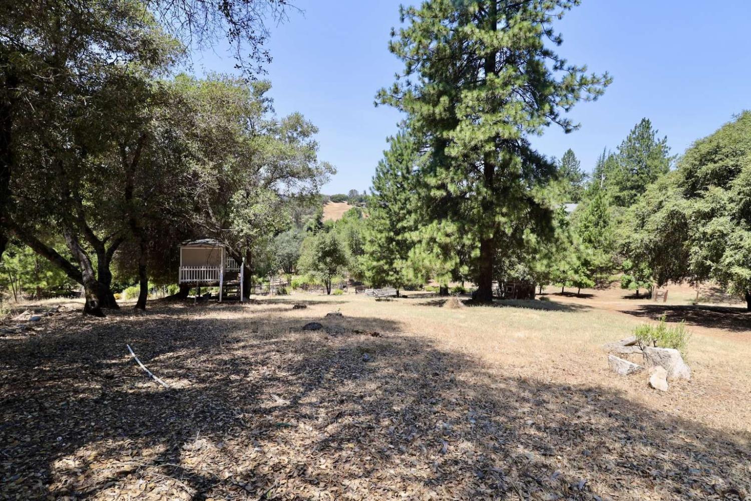 Maydress Court, Cool, California image 18