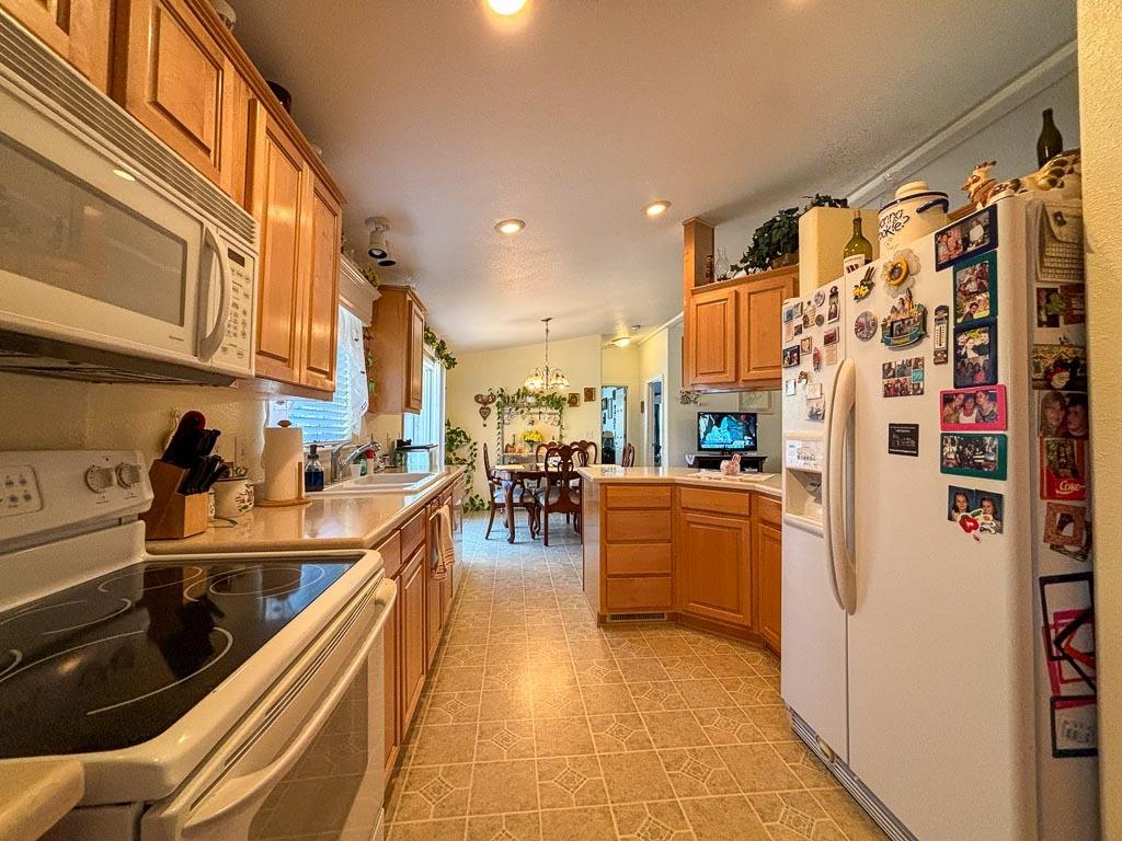 Detail Gallery Image 65 of 79 For 5421 Meadow Croft Ln, Pilot Hill,  CA 95664 - 3 Beds | 2/1 Baths