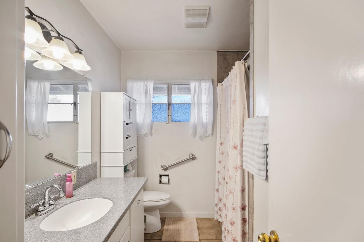 Detail Gallery Image 15 of 27 For 1138 Fordham Ave, Modesto,  CA 95350 - 3 Beds | 2 Baths