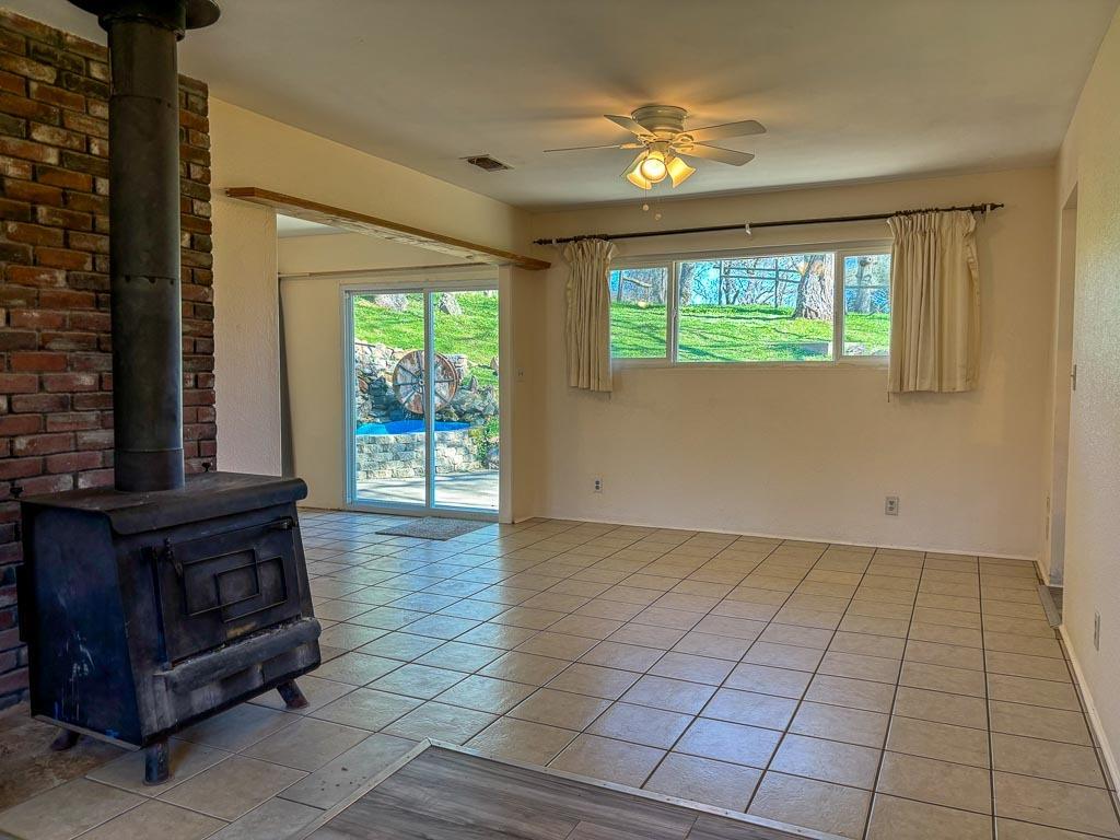 Detail Gallery Image 12 of 79 For 5421 Meadow Croft Ln, Pilot Hill,  CA 95664 - 3 Beds | 2/1 Baths