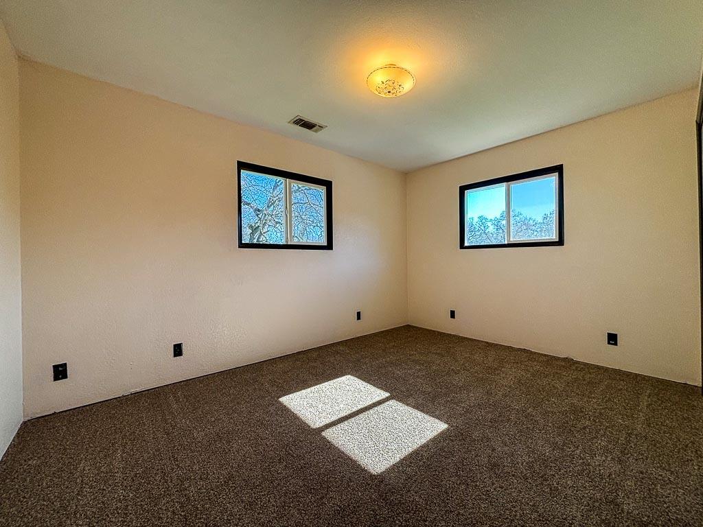 Detail Gallery Image 20 of 79 For 5421 Meadow Croft Ln, Pilot Hill,  CA 95664 - 3 Beds | 2/1 Baths