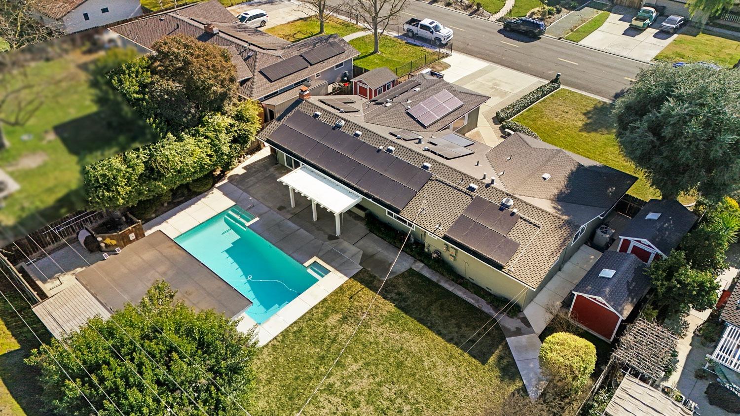 Detail Gallery Image 6 of 65 For 2335 Estate Dr, Stockton,  CA 95209 - 4 Beds | 3 Baths