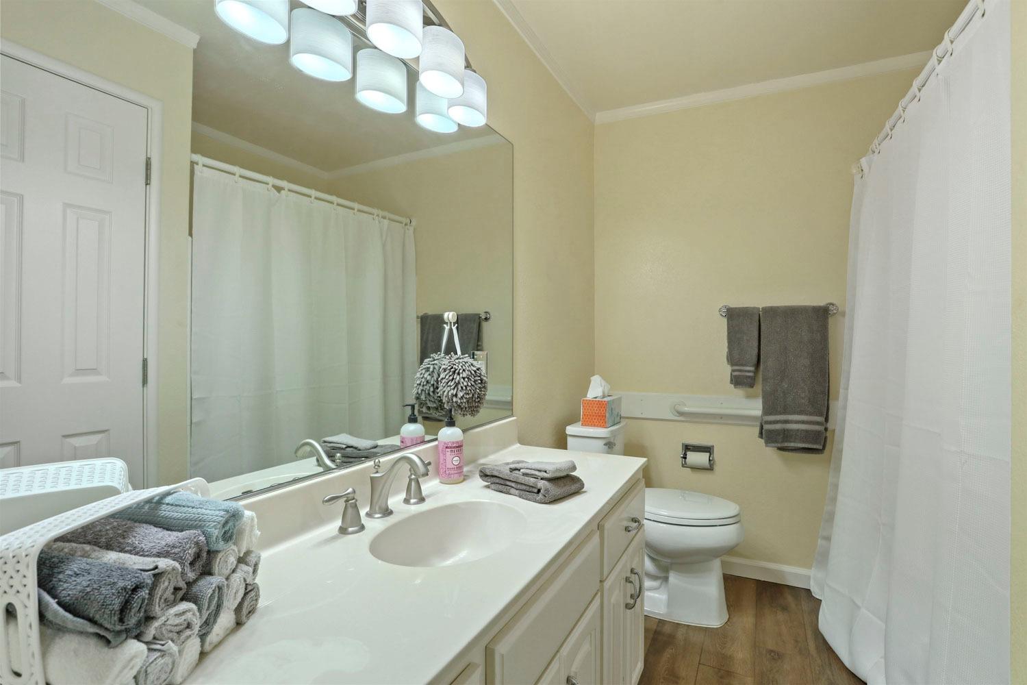 Detail Gallery Image 37 of 65 For 2335 Estate Dr, Stockton,  CA 95209 - 4 Beds | 3 Baths
