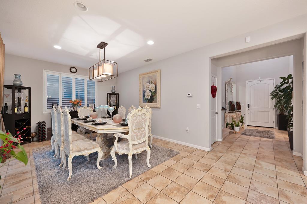 Detail Gallery Image 15 of 72 For 18273 E Melones Dr, Lathrop,  CA 95330 - 4 Beds | 3/1 Baths