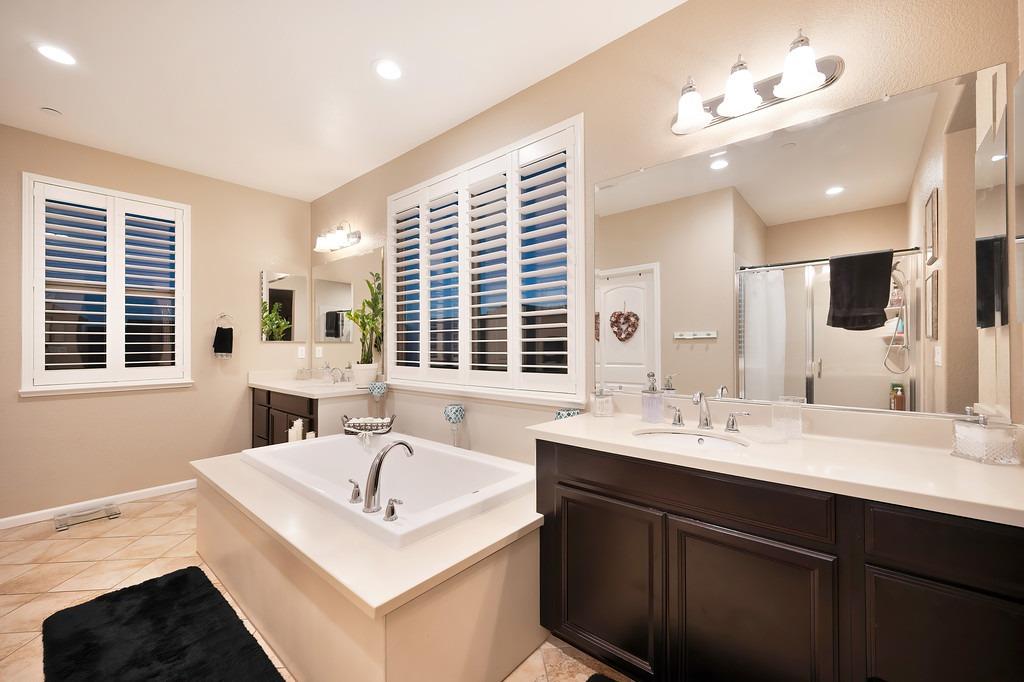 Detail Gallery Image 36 of 72 For 18273 E Melones Dr, Lathrop,  CA 95330 - 4 Beds | 3/1 Baths