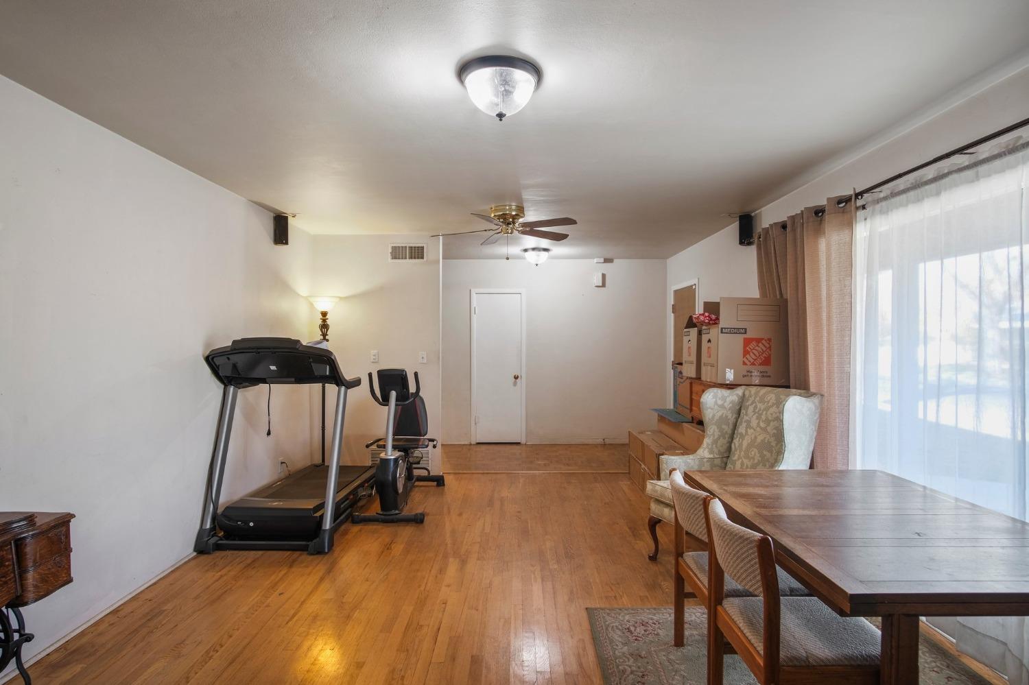 Detail Gallery Image 6 of 27 For 1138 Fordham Ave, Modesto,  CA 95350 - 3 Beds | 2 Baths