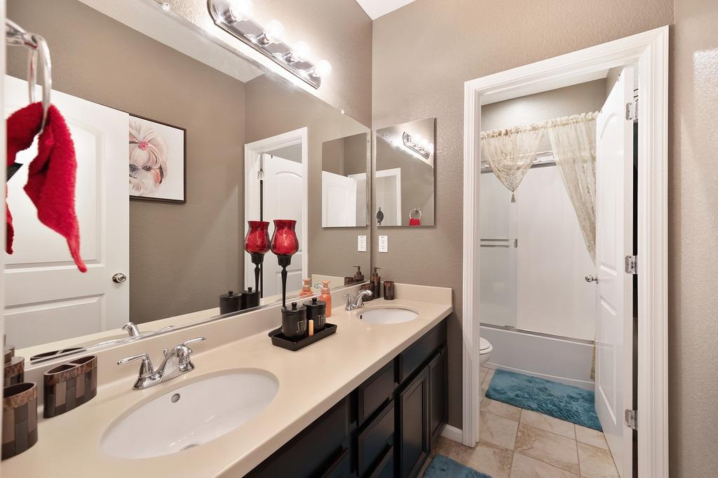 Detail Gallery Image 29 of 72 For 18273 E Melones Dr, Lathrop,  CA 95330 - 4 Beds | 3/1 Baths