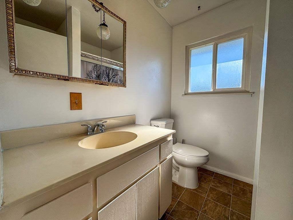 Detail Gallery Image 16 of 79 For 5421 Meadow Croft Ln, Pilot Hill,  CA 95664 - 3 Beds | 2/1 Baths