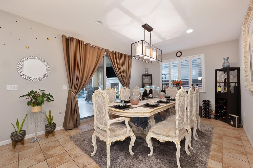 Detail Gallery Image 14 of 72 For 18273 E Melones Dr, Lathrop,  CA 95330 - 4 Beds | 3/1 Baths