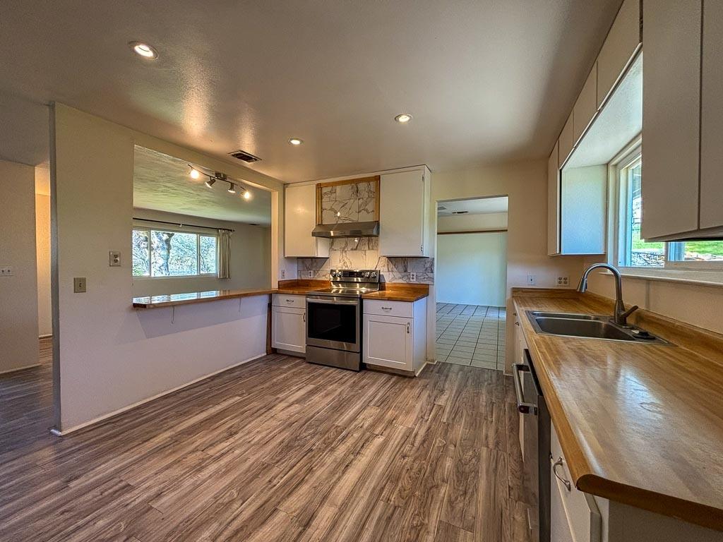 Detail Gallery Image 7 of 79 For 5421 Meadow Croft Ln, Pilot Hill,  CA 95664 - 3 Beds | 2/1 Baths