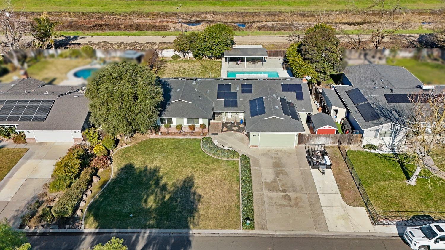 Detail Gallery Image 5 of 65 For 2335 Estate Dr, Stockton,  CA 95209 - 4 Beds | 3 Baths