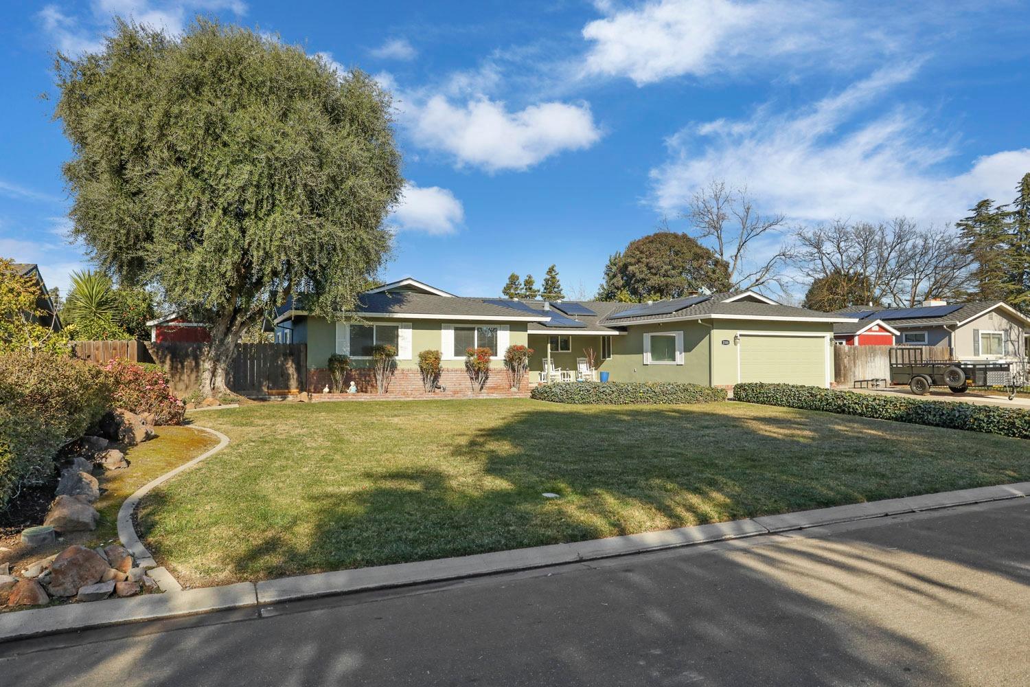 Detail Gallery Image 8 of 65 For 2335 Estate Dr, Stockton,  CA 95209 - 4 Beds | 3 Baths