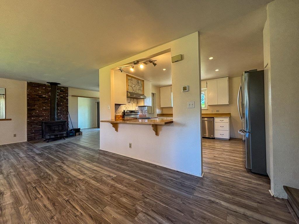 Detail Gallery Image 5 of 79 For 5421 Meadow Croft Ln, Pilot Hill,  CA 95664 - 3 Beds | 2/1 Baths